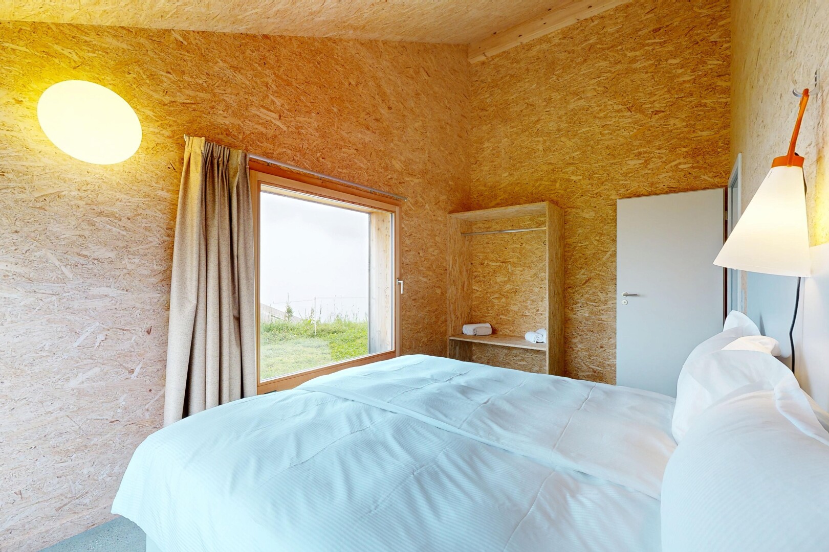zimmer / schlafzimmer mit inside property, natural light, und natürliches licht