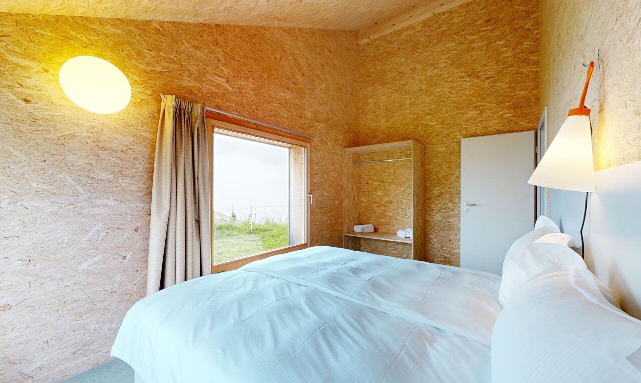 zimmer / schlafzimmer mit inside property, natural light, und natürliches licht
