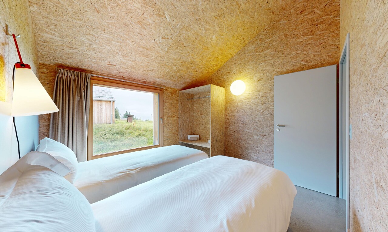 zimmer / schlafzimmer mit inside property, natural light, und natürliches licht