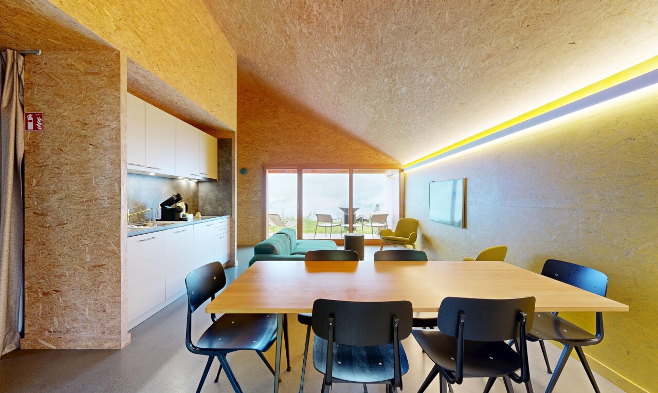 esszimmer mit vaulted ceiling, dachschräge, inside property, natural light, und natürliches licht