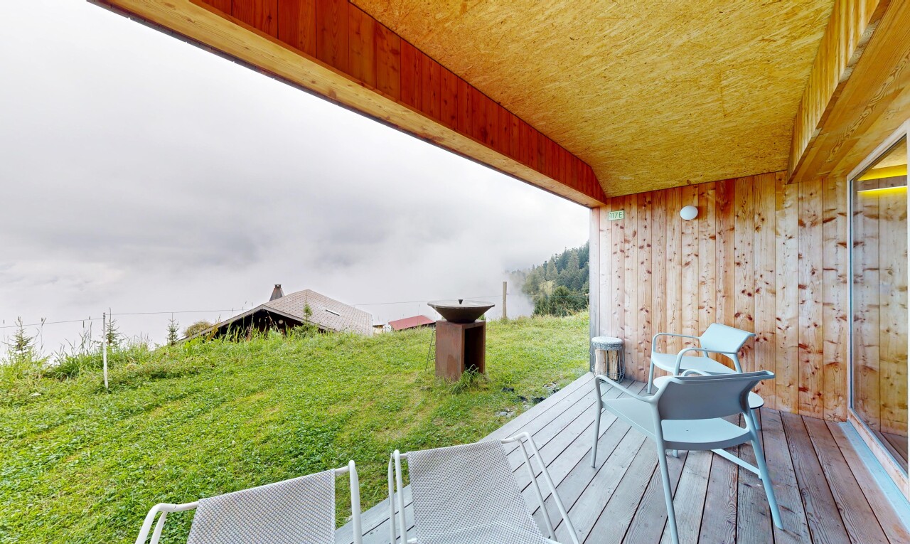 terrasse mit from property, overcast, deck, und rasen
