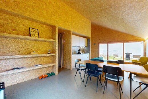 esszimmer mit inside property, natürliches licht, natural light, finished concrete floor, und dachschräge