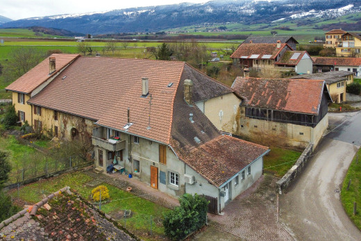 façade avec vue sur la montagne