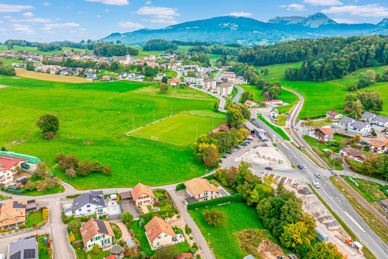 blick auf die berge mit wohngebietblick, residential view, aerial view, blick auf die berge, und mountain view