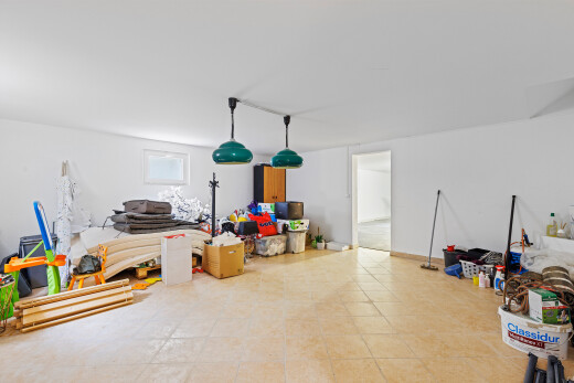 wohnzimmer mit natürliches licht, natural light, inside property, gipskartonwand, und drywall