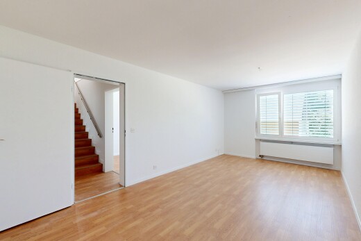 leerer raum mit holzfußboden, wood finish floor, natürliches licht, natural light, und gipskartonwand