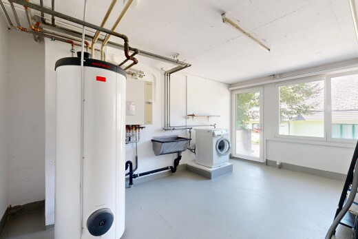 wäschekammer mit wasserkocher, inside property, natural light, natürliches licht, und tumbler