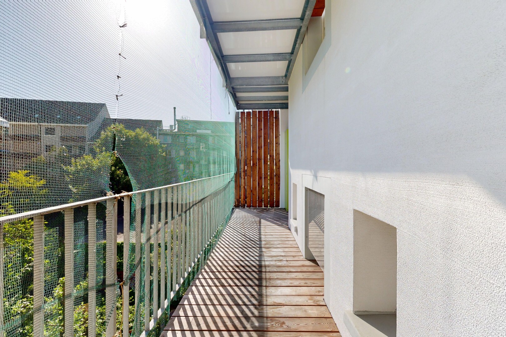 balkon mit balkon, overcast, und from property