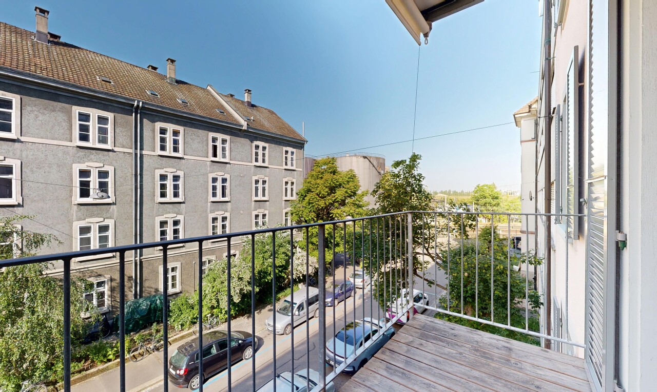balkon mit day time, balkon, und apartment complex view