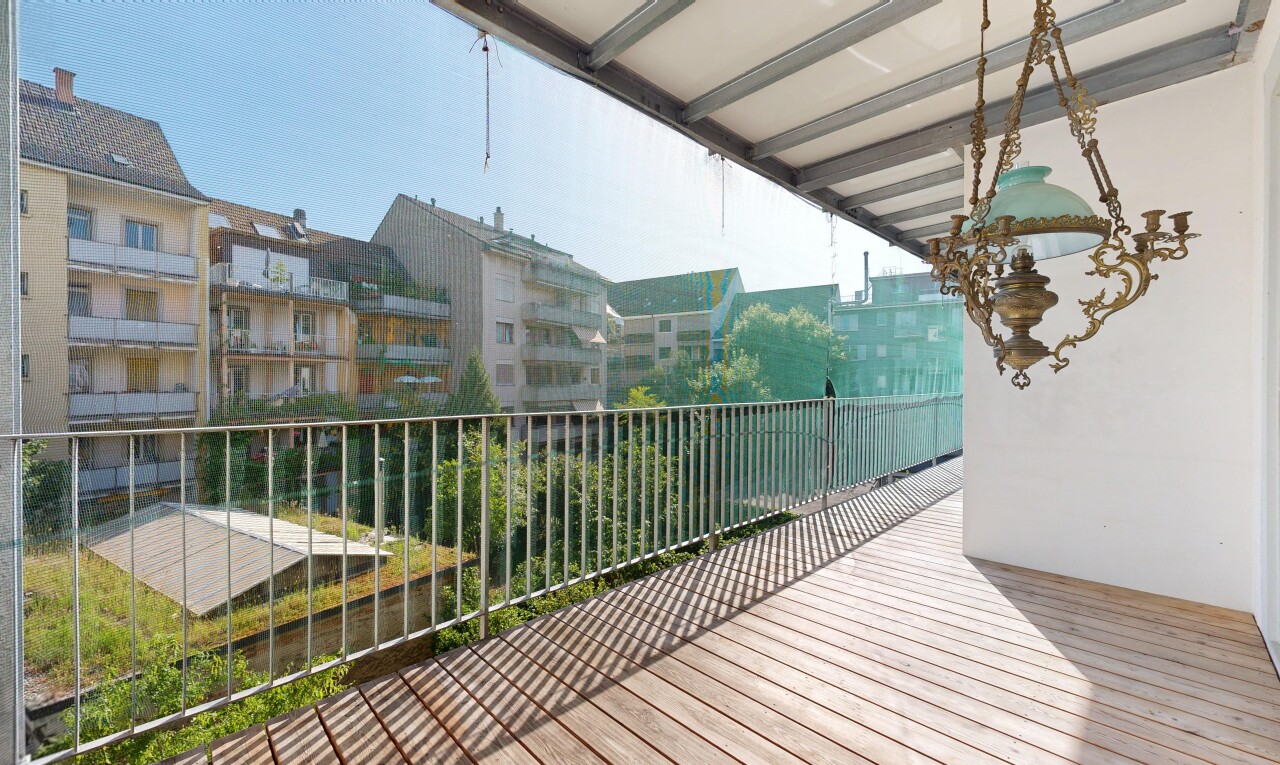 balkon mit day time
