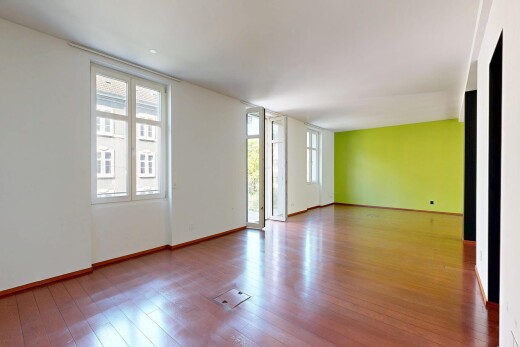 leerer raum mit natural light, natürliches licht, inside property, drywall, und gipskartonwand