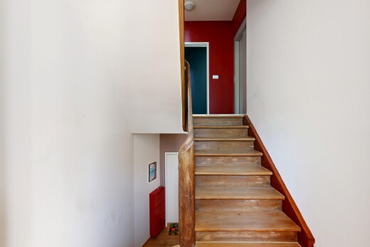 treppe mit drywall, gipskartonwand, inside property, und treppen