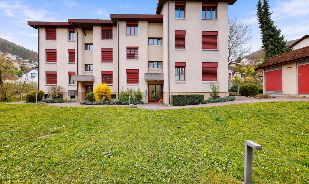 view of apartment building / complex
