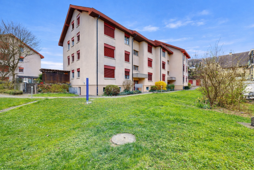 außenansicht mit from community, blick auf wohnanlage, apartment complex view, und day time