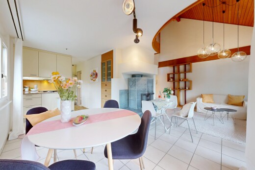 esszimmer mit inside property, vaulted ceiling, dachschräge, drywall, und gipskartonwand