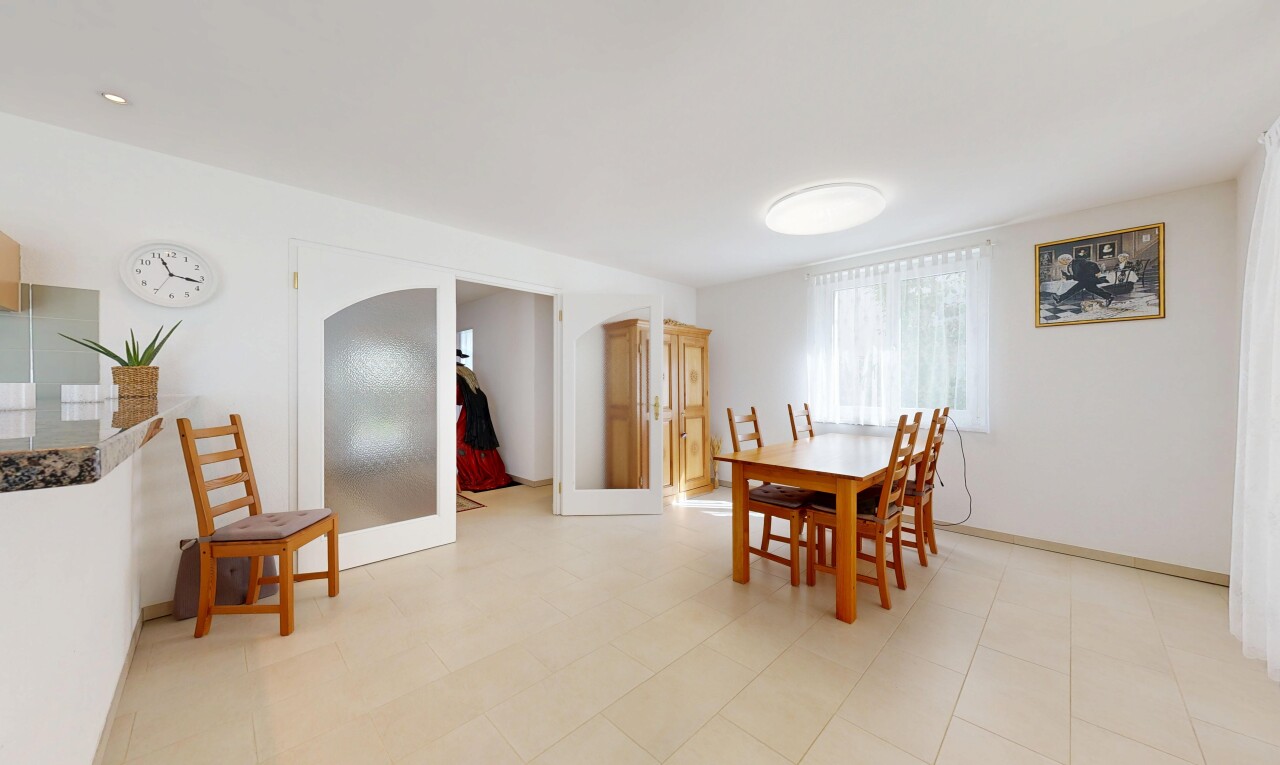 salle à manger avec cloison sèche, drywall, lumière naturelle, natural light, et inside property