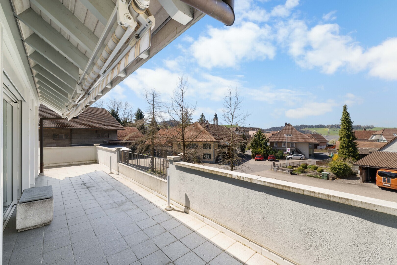 terrasse mit day time, from property, residential view, wohngebietblick, und terrasse