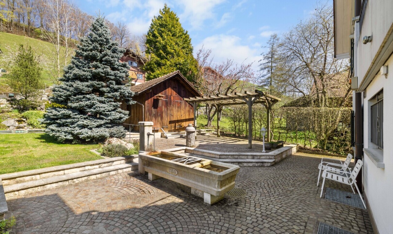 jardin avec terrasse, day time, et pergola