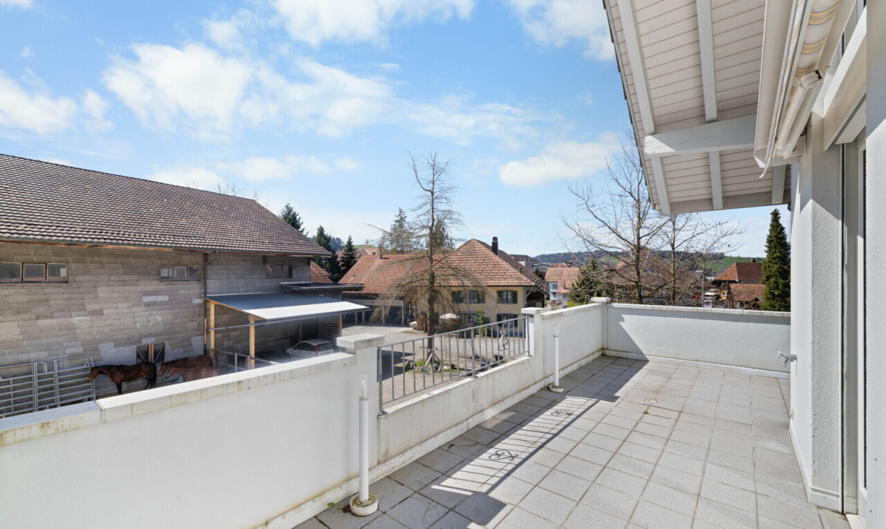 terrasse avec day time, from property, residential view, vue résidentielle, et terrasse