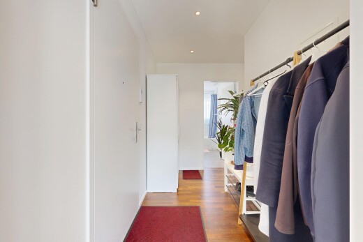 dressing avec sol en finition bois et wood finish floor
