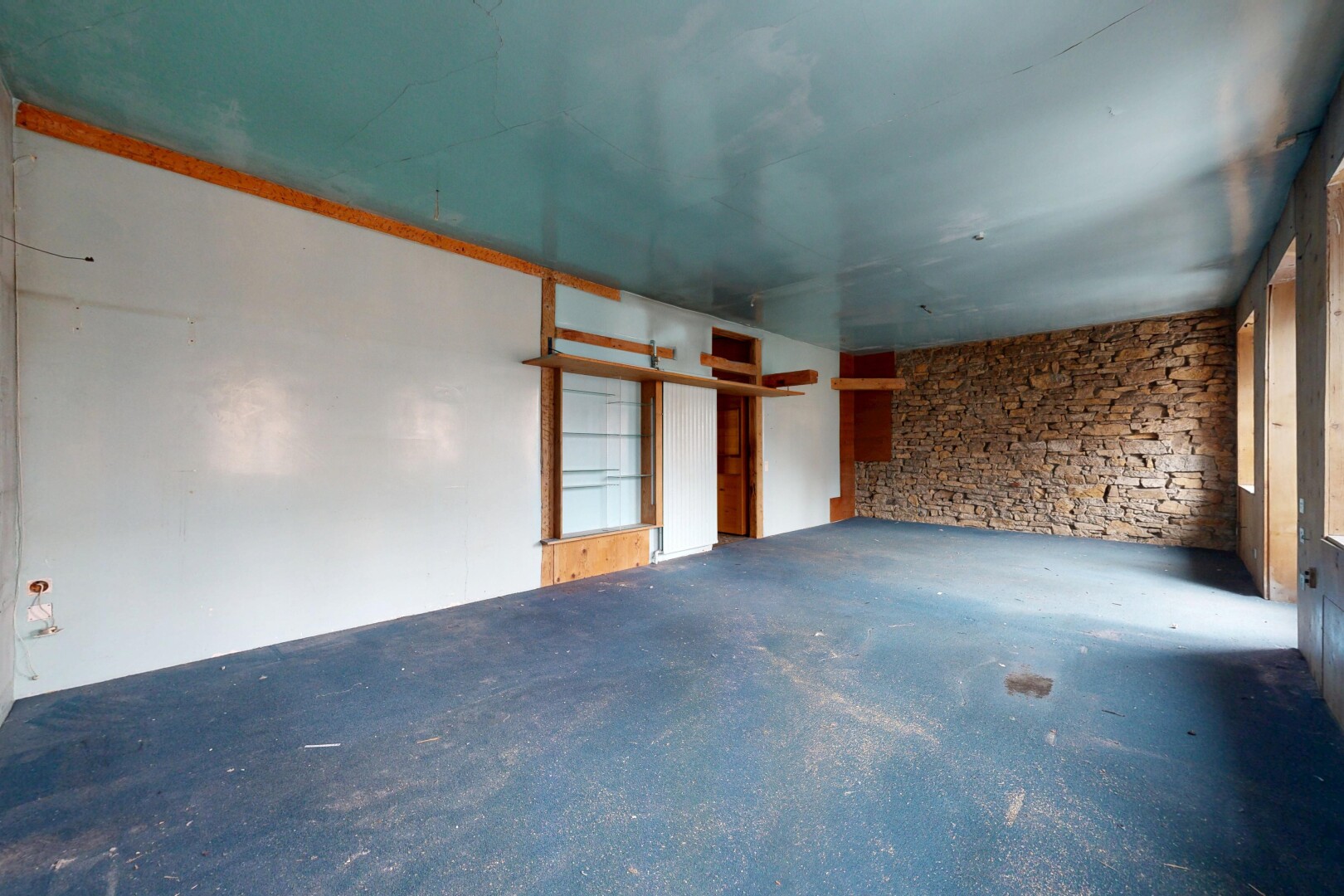 parking avec inside property