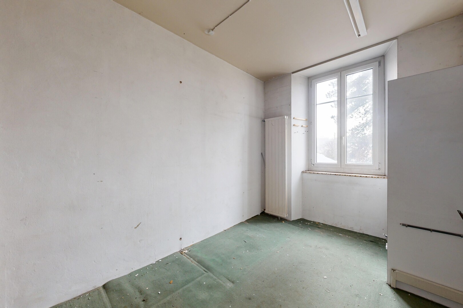 pièce vide avec cloison sèche, drywall, lumière naturelle, natural light, et inside property