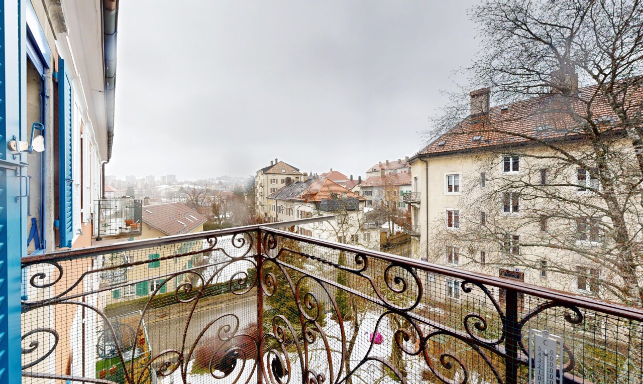 balcon avec from property, overcast, et balcon