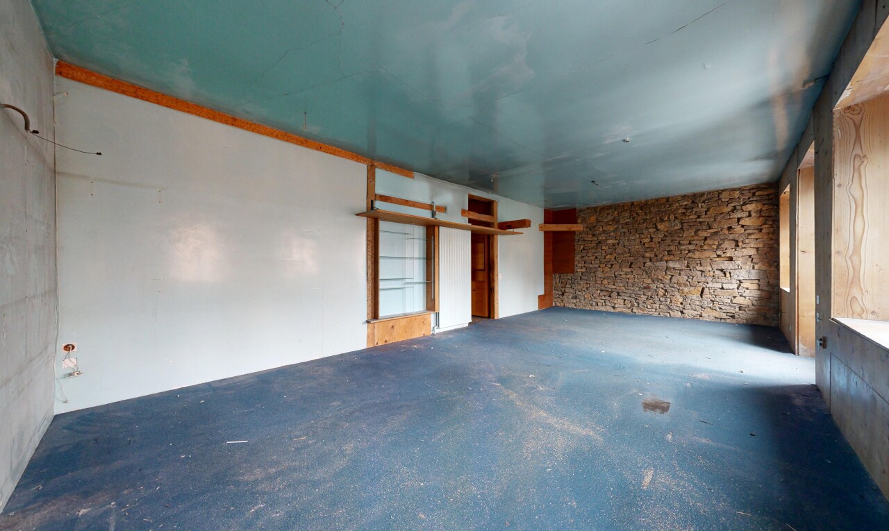 parking avec inside property