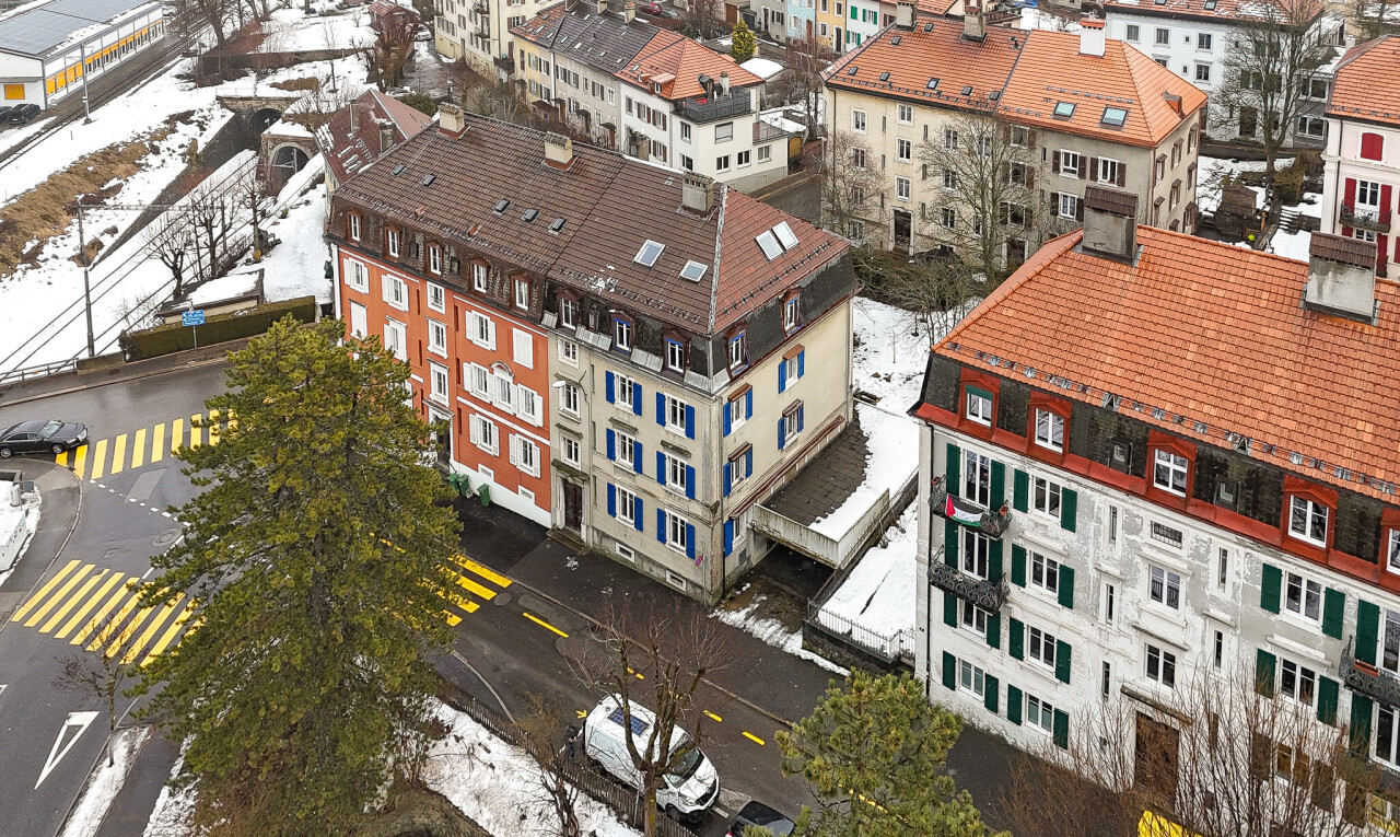 extérieur du bâtiment avec snow