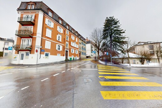 außenansicht mit overcast, blick auf wohnanlage, und apartment complex view