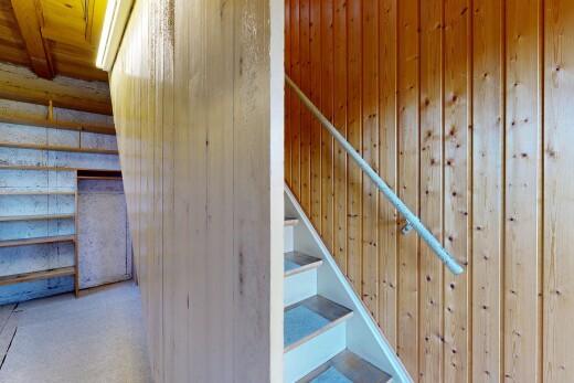 treppe mit holzwand und wood wall