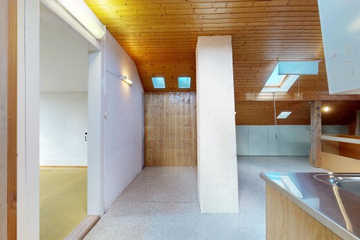 innenraum mit holzwand, wood wall, dachfenster, inside property, und holzdecke