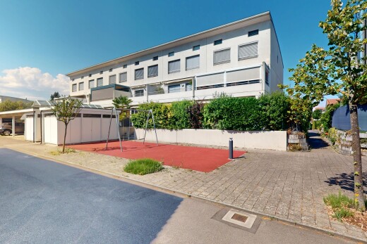 extérieur du bâtiment avec day time et property visible