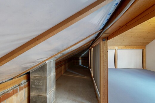 treppe mit niedrige decke, low ceiling, und inside property