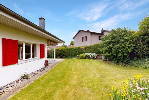 garten mit rasen, from property, day time, und zaun