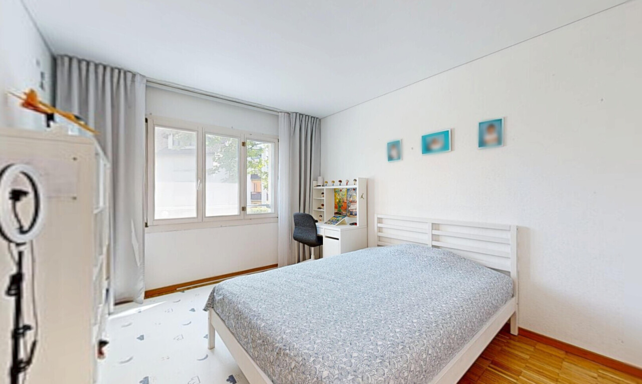 chambre avec drywall, cloison sèche, inside property, baseboards wall, et plinthes murales