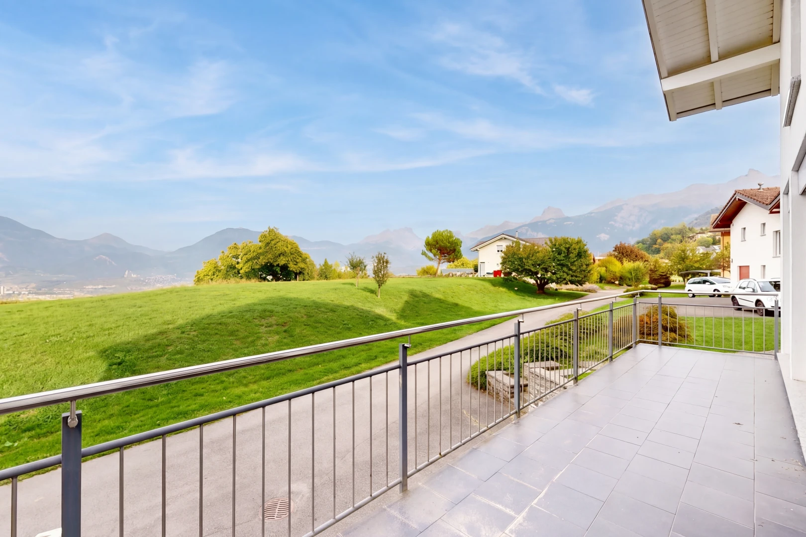 balcon avec vue sur la montagne, mountain view, view focus, et from property