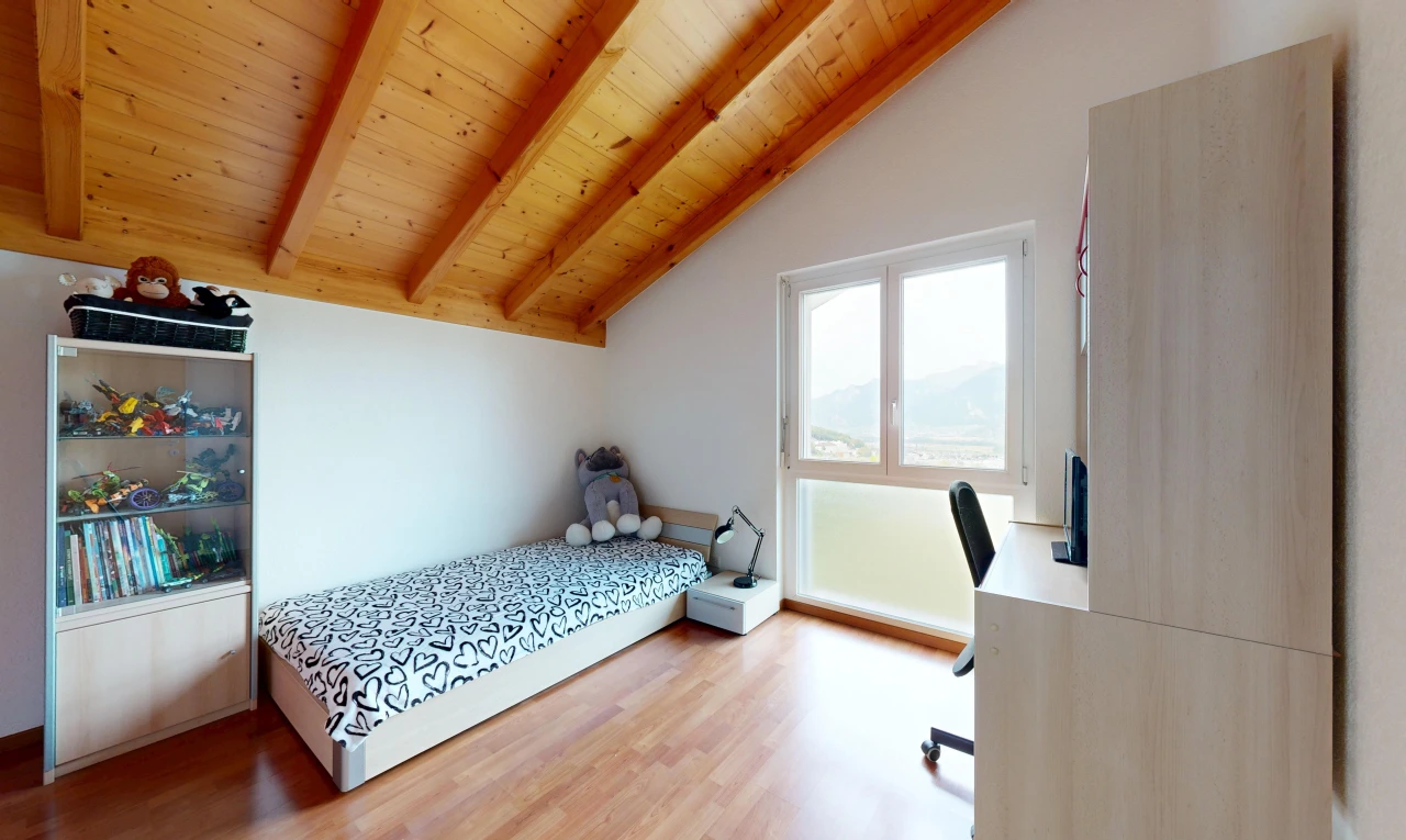chambre avec plafond voûté, vaulted ceiling, plafond en bois, wood ceiling, et high end ceiling