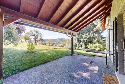 terrasse avec terrasse, pelouse, day time, et from property