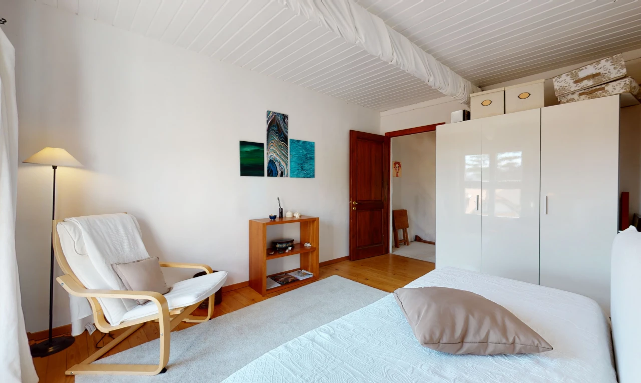 chambre à coucher avec parquet