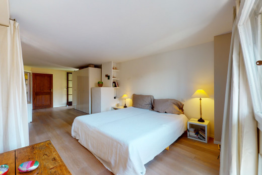 chambre à coucher avec parquet