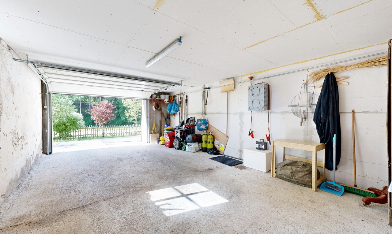 parking avec inside property