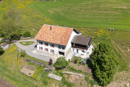 außenansicht mit property visible, rasen, ländliche aussicht, und rural view