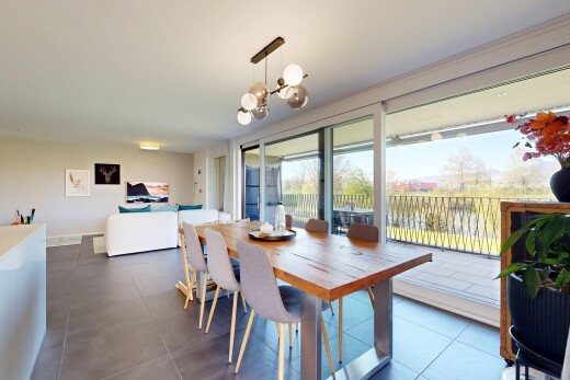 wohn- / esszimmer mit natürliches licht, natural light, gipskartonwand, drywall, und inside property