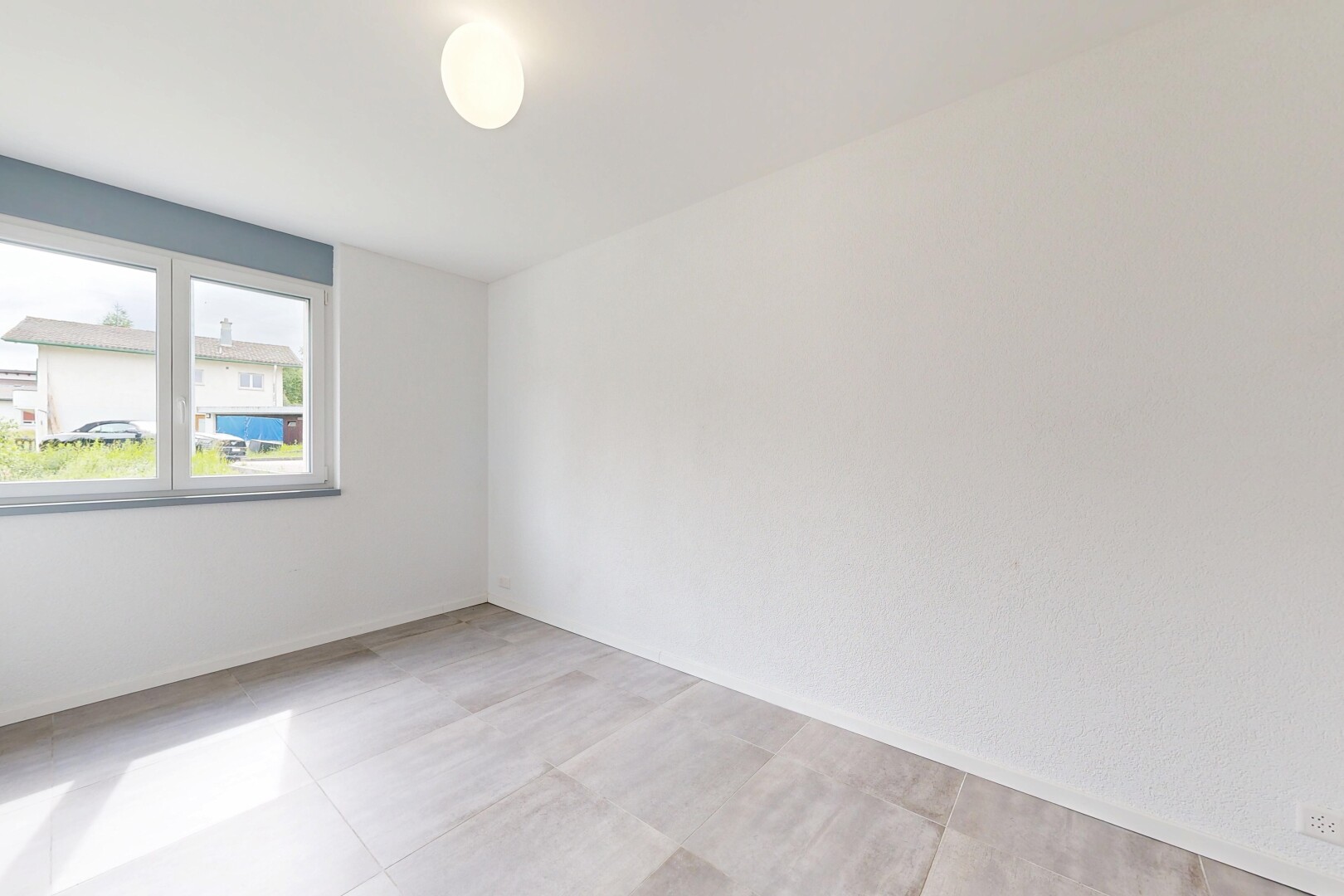 pièce vide avec lumière naturelle, natural light, inside property, cloison sèche, et drywall