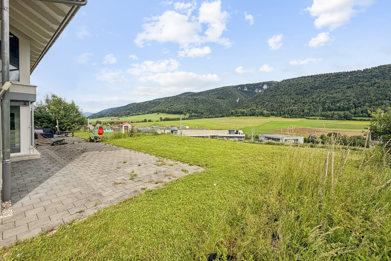 vue sur la montagne avec day time, vue rurale, rural view, vue sur la montagne, et mountain view