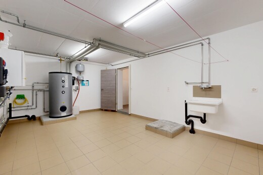 parking avec chauffe-eau et inside community