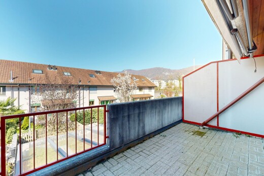 terrasse avec from property, day time, terrasse, vue résidentielle, et residential view