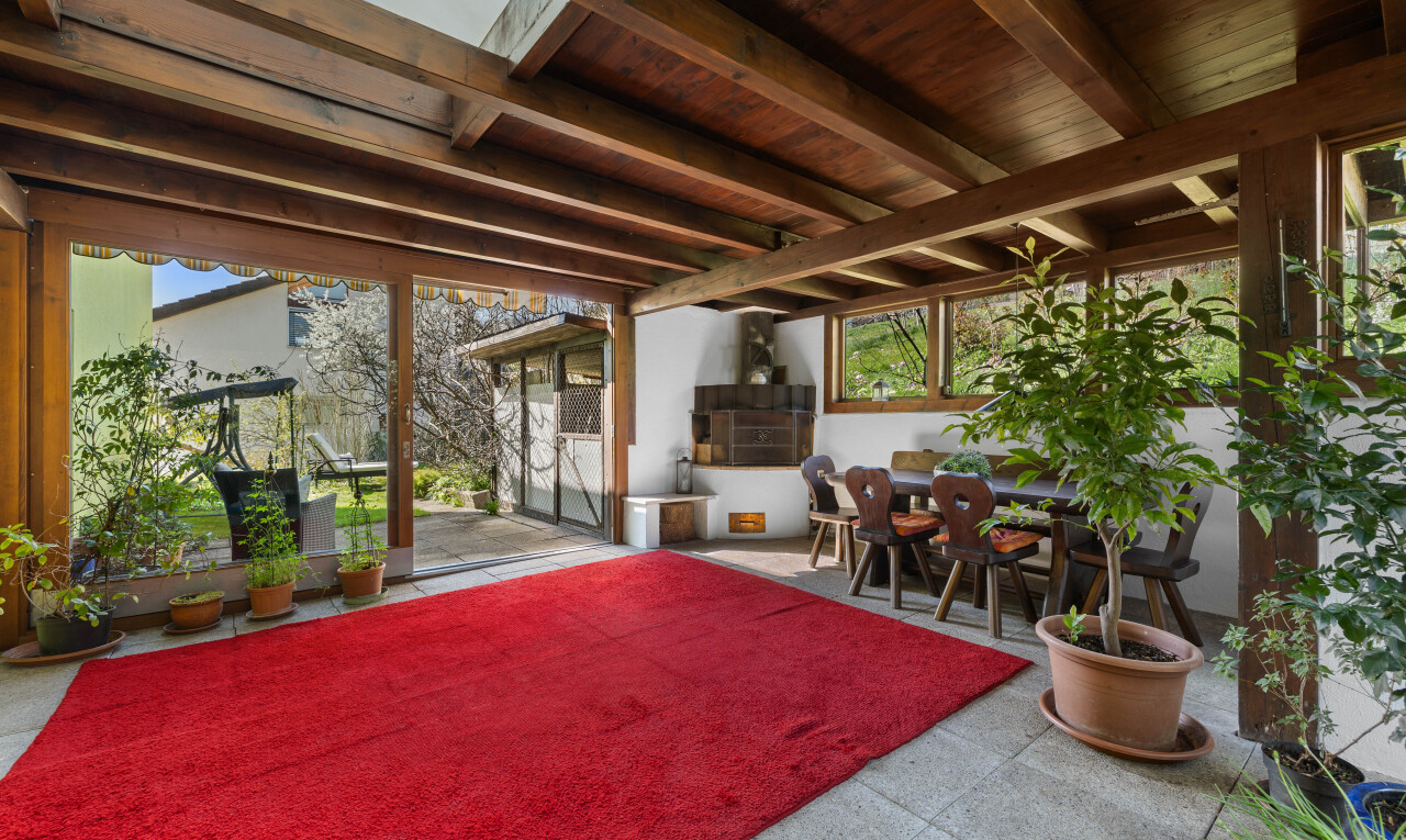 terrasse avec coin repas extérieur et terrasse