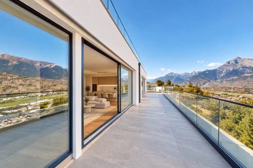 terrasse avec mountain view, vue sur la montagne, view focus, et day time